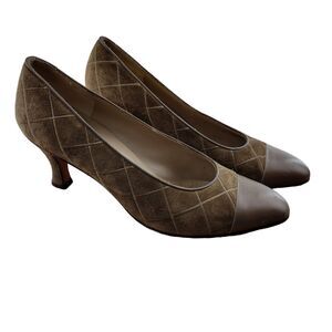 Salvatore Ferragamo Suede Pumps Womens Size 7 B Taupe Light Brown Embroidered